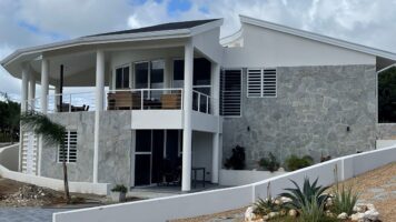 Haus auf Bonaire mit Flagstone-Verkleidung
